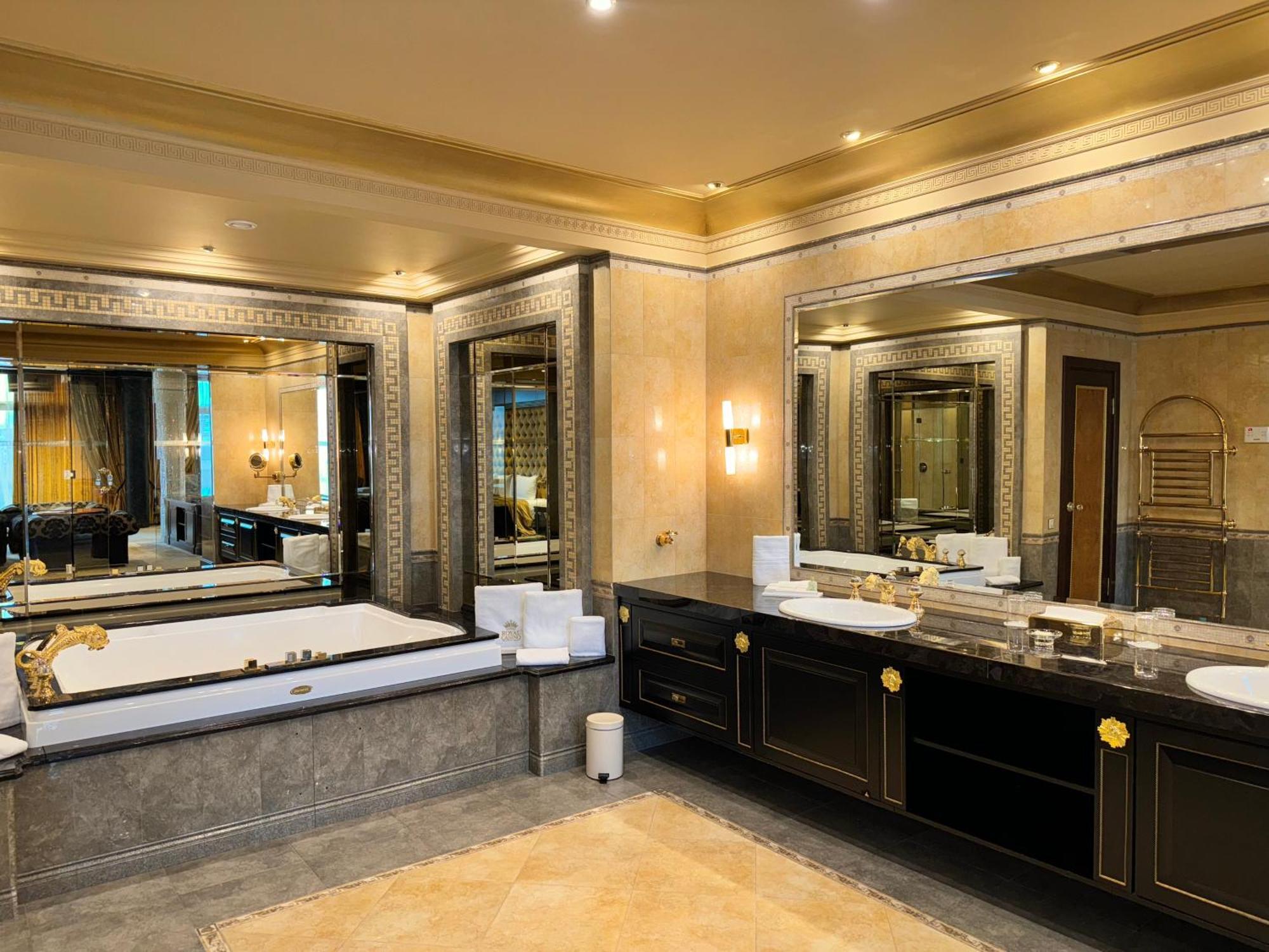 Royal Spa & Hotel Resort Riga Bagian luar foto