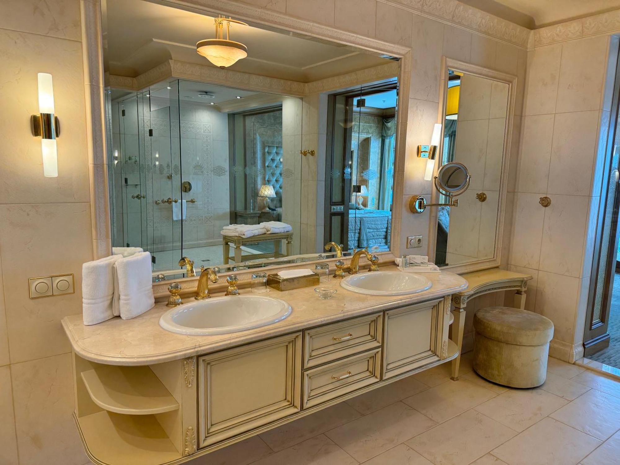 Royal Spa & Hotel Resort Riga Bagian luar foto