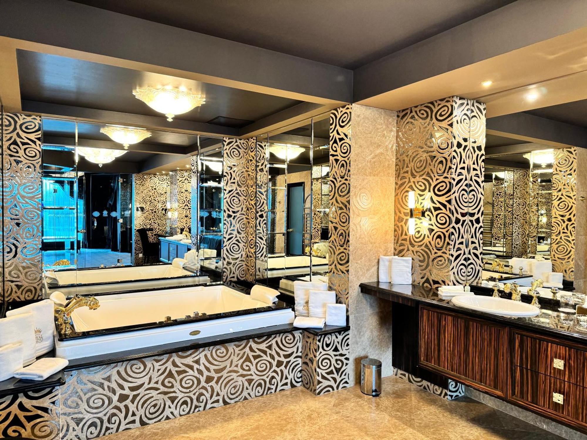 Royal Spa & Hotel Resort Riga Bagian luar foto